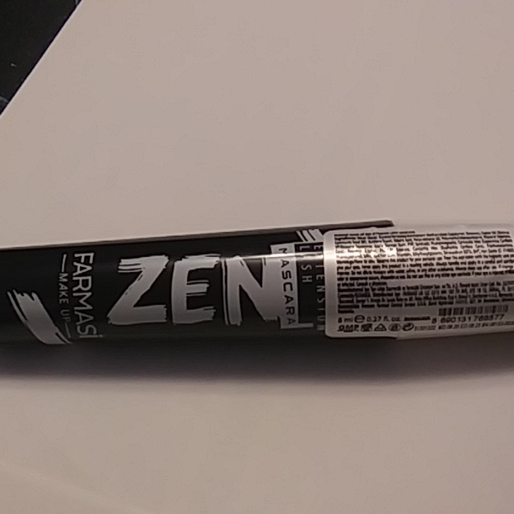 Farmasi Zen mascara
